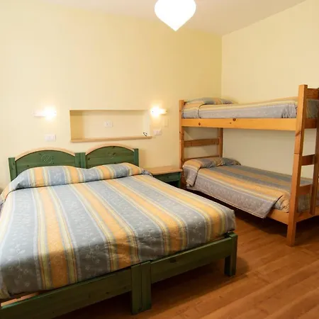 Hotel Bucaneve