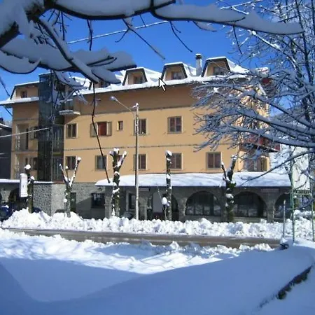 Hotel Bucaneve