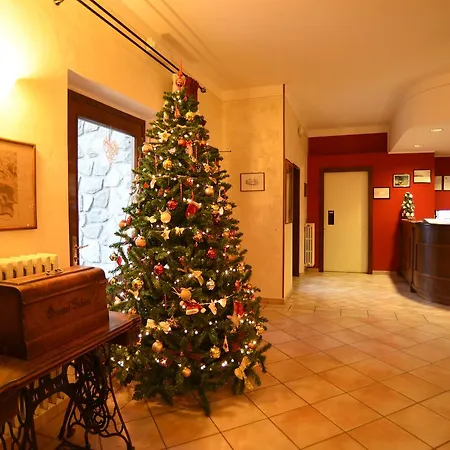 Hotel Bucaneve