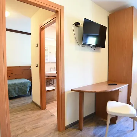Bucaneve Hotel 3*