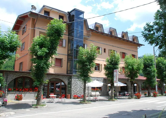 Bucaneve Szálloda 3*